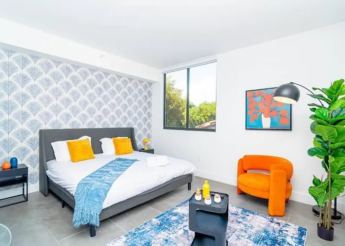King Bed Brand New Oasis Minutes To Brickell