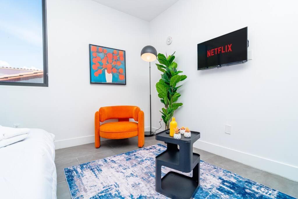 King Bed Brand New Oasis Minutes To Brickell *